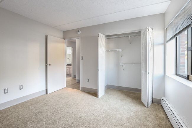 Building Photo - Summit Terrace