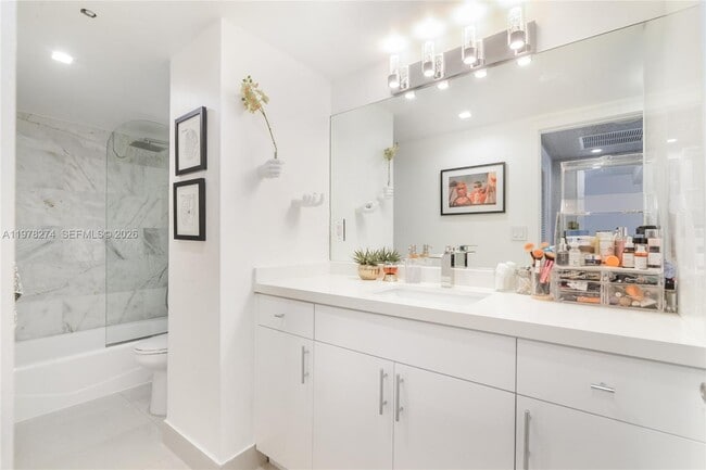 Building Photo - 401 69th St