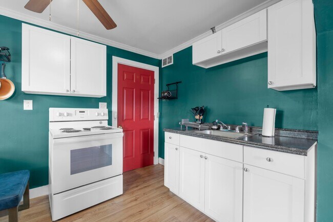 Building Photo - 1655 Goethe St