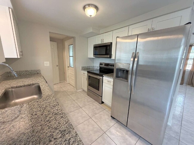 Building Photo - 5706 Chipper Dr