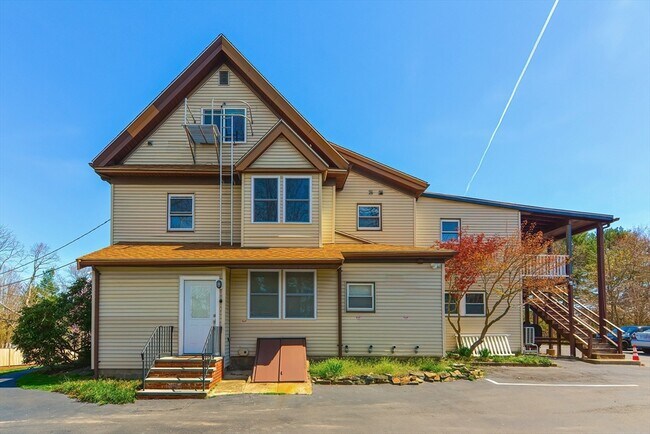 Building Photo - 289 Walnut St