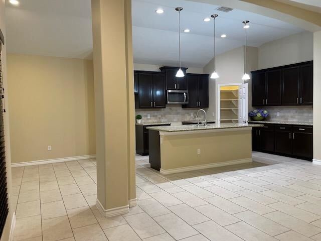 Building Photo - 507 Altozano Dr