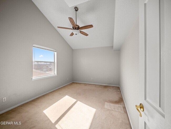 Building Photo - 4572 Loma Linda Cir