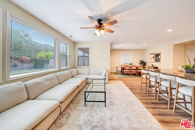 Building Photo - 25151 Golden Maple Dr