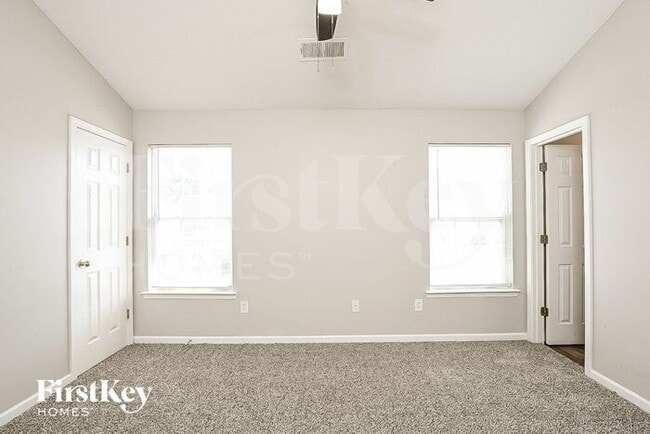 Building Photo - 409 Kendall Ln
