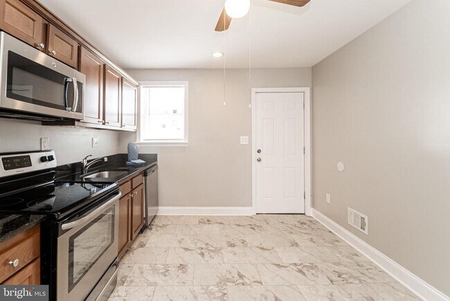 Building Photo - 1107 N Collington Ave