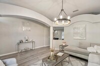 Building Photo - 511 N Pine Meadow Dr