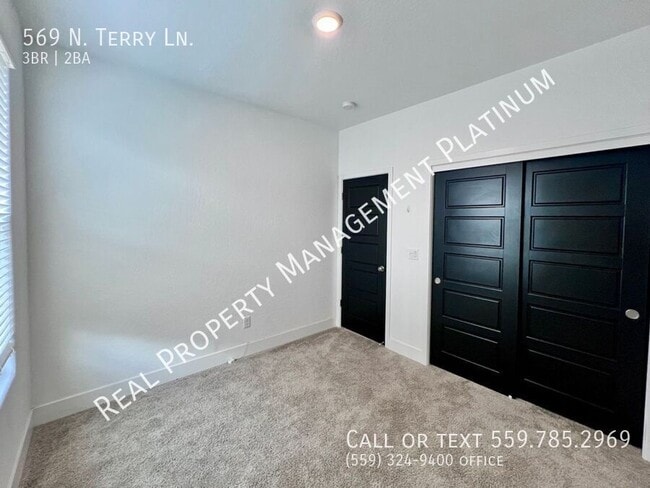 Building Photo - 569 N Terry Ln
