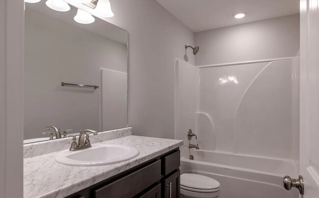 Building Photo - 5961 Uselton Dr