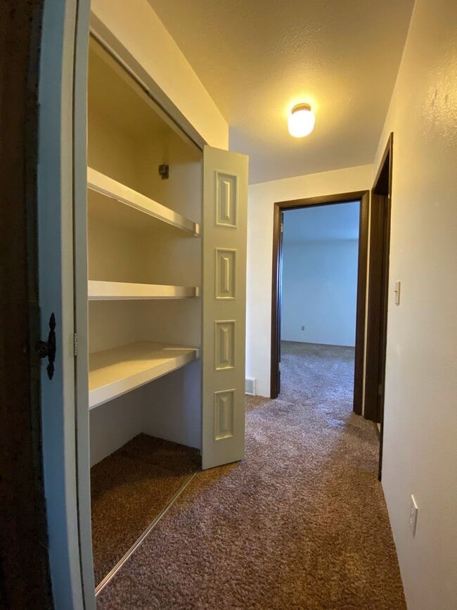 Building Photo - Cute Duplex