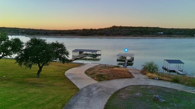 Building Photo - 3106 Point Cove