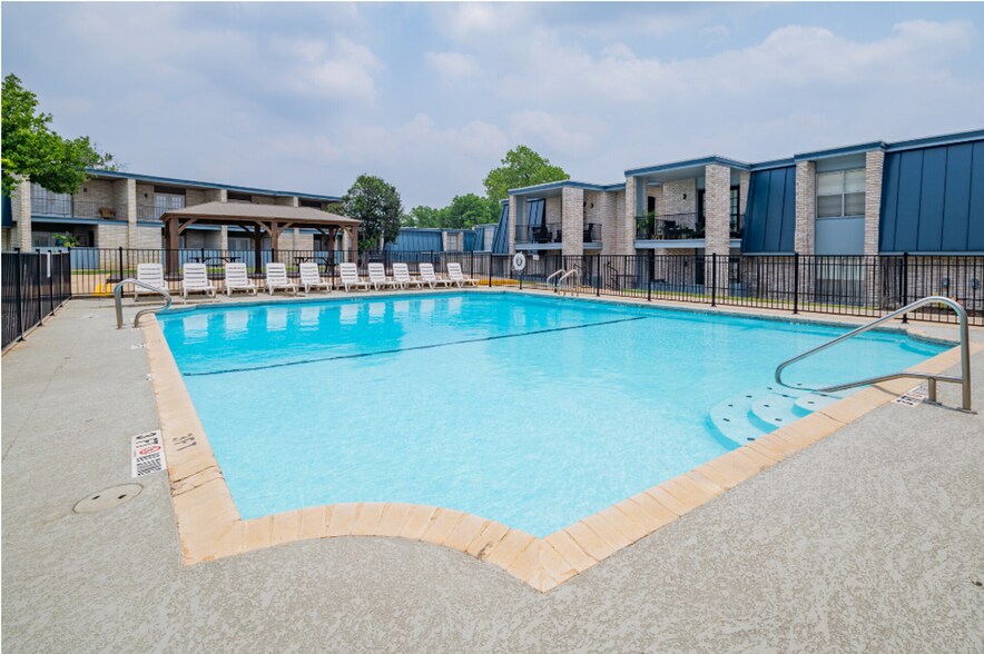 Building Photo - Vintage at Oak Hill