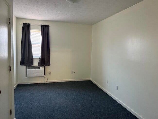 Building Photo - 419 Gibson Ln