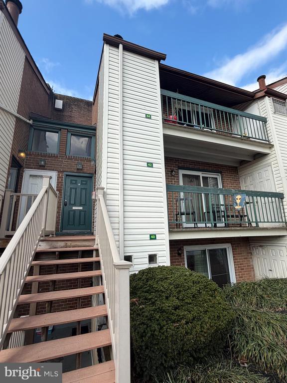 Building Photo - 3750 Clarendon Ave