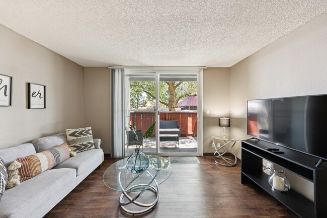 Building Photo - Glen at Hidden Valley