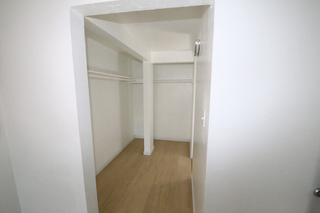 IMG_1753 - OakView Apartments