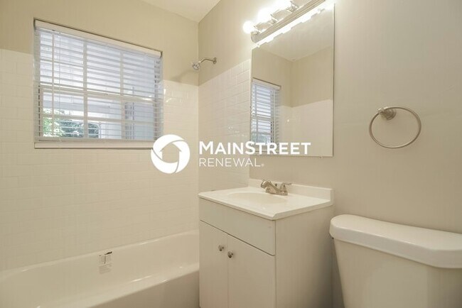 Building Photo - 3 Bedroom Pet-Friendly Home in Lake Worth, FL with Main Street Renewal