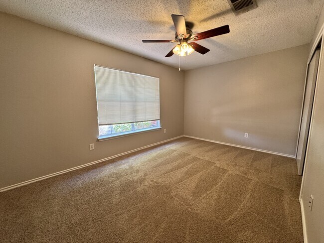 Building Photo - 1008 Aransas Cove