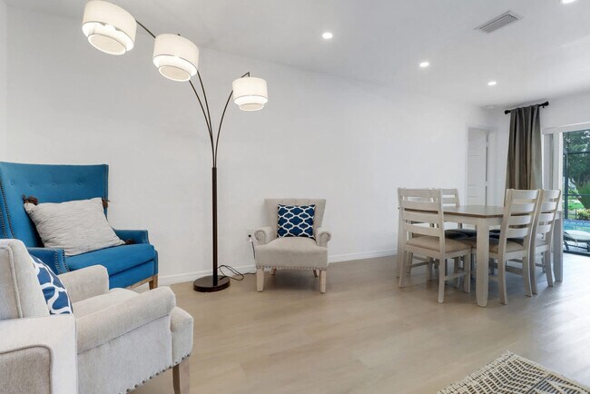 Building Photo - 1514 Forest Lakes Blvd