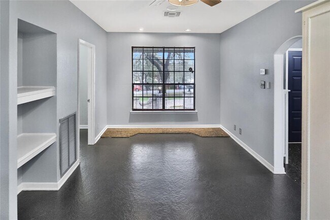 Building Photo - 9328 Blazing Star Trail