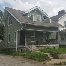 Building Photo - 2 Bed / 2 Bath Single Family Home with Fen...