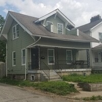 Building Photo - 2 Bed / 2 Bath Single Family Home with Fen...