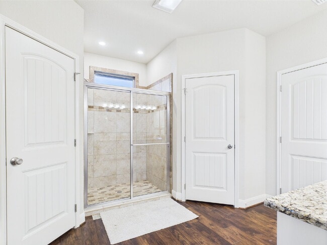 Building Photo - Oaks Of Windcrest Home