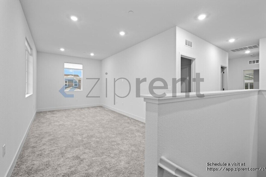 Building Photo - 5694 Loray Ln