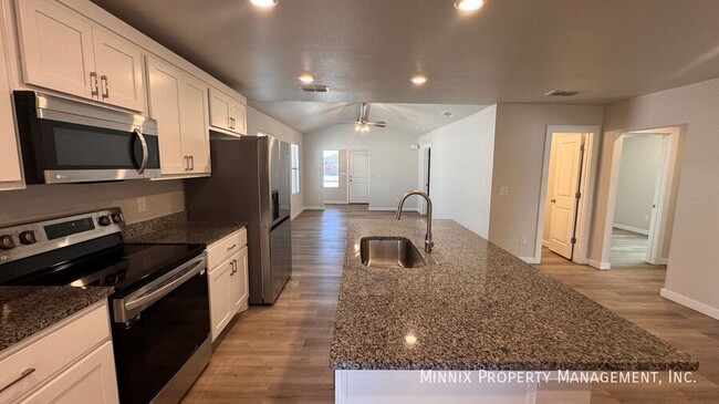 Primary Photo - 7710 Elm Ave