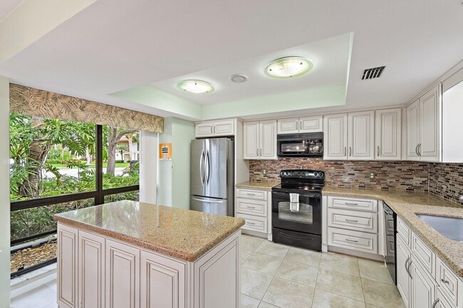 Building Photo - 413 Brackenwood Ln S