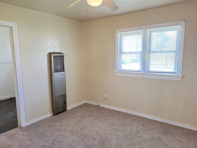 Building Photo - rw1421