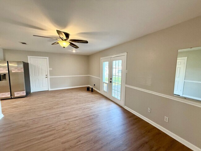 Building Photo - 207 Estates Dr