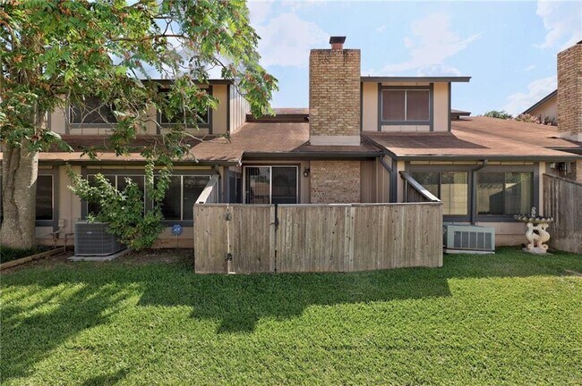 Building Photo - 1044 Verbena Dr