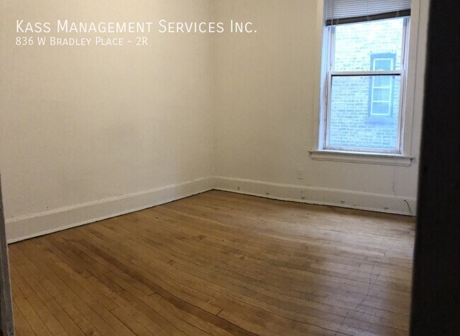 Building Photo - 836 W Bradley Pl
