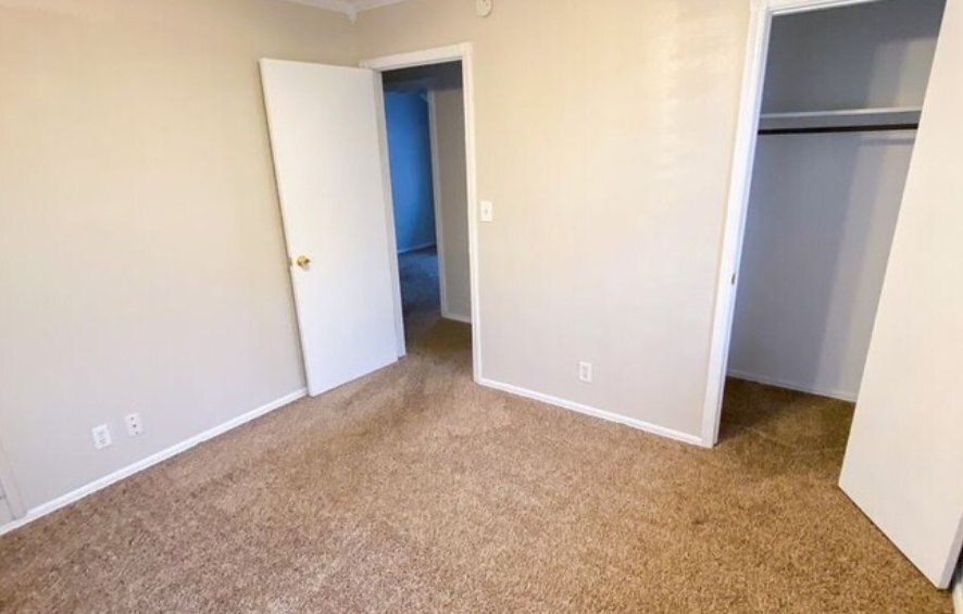 Building Photo - 4809 S Nassau Ave