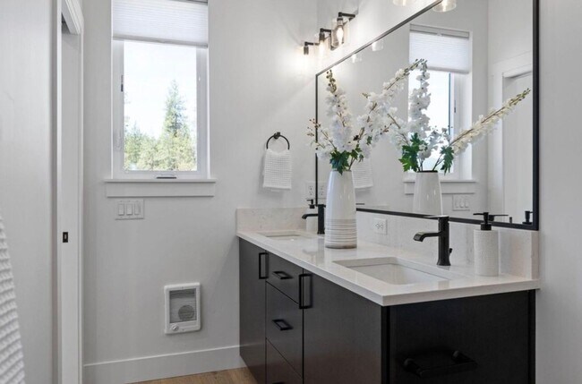 Building Photo - Gorgeous BRAND NEW 3-Bdr/2.5-bath with Loft in beautiful Sunset Meadows! -Sisters, Oregon