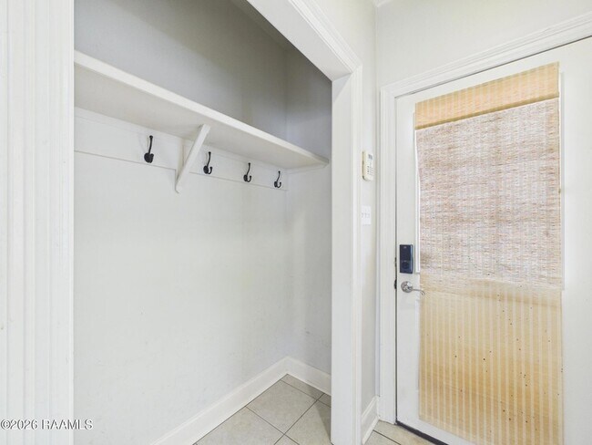 Building Photo - 104 Cadet Ln