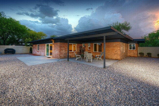 Building Photo - PRELEASE FOR AUGUST 2026 - Gorgeous Brick ...