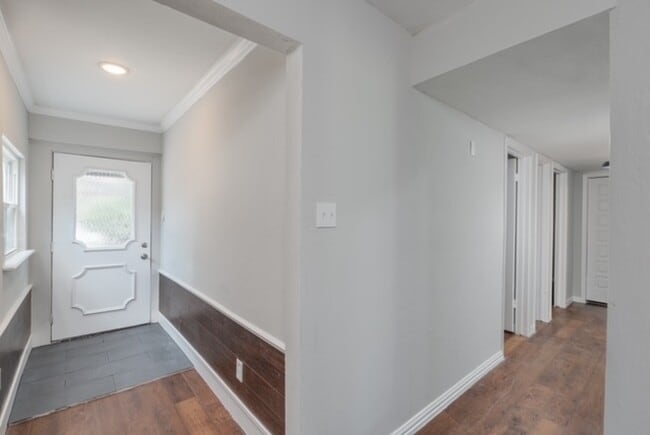Building Photo - 5306 Lansingford Trail
