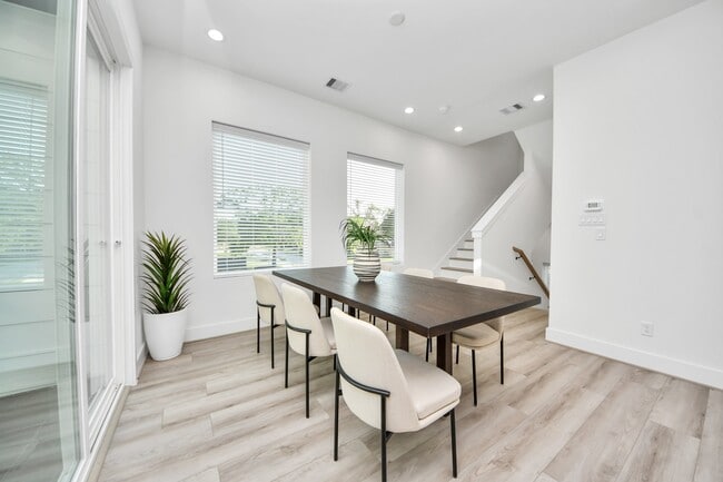 Building Photo - 7727 Hammerly Blvd