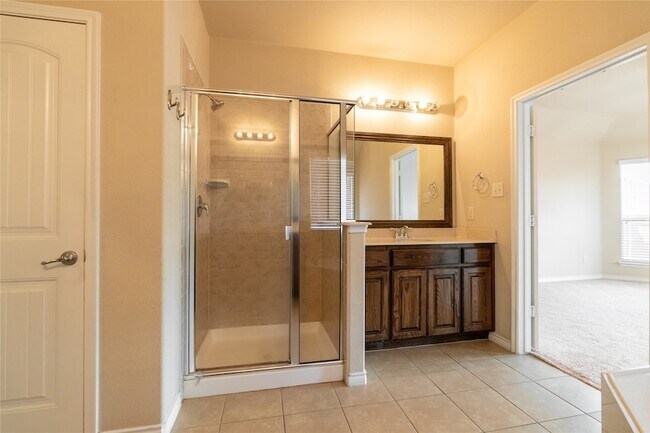 Building Photo - 1112 Hiddencreek Dr