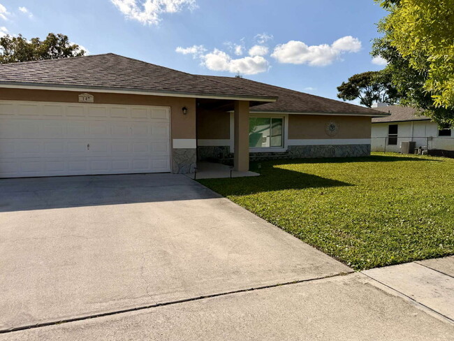Building Photo - 147 Sunflower Cir
