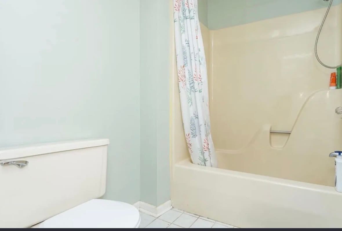 Building Photo - 302 S Dogwood Dr