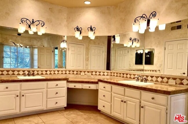 Building Photo - 23931 Aspen Way