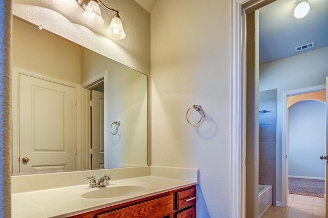 Building Photo - 10841 Leesa Dr