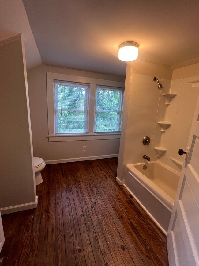 Building Photo - Unique 3 bedroom, 2 bathroom home for rent...