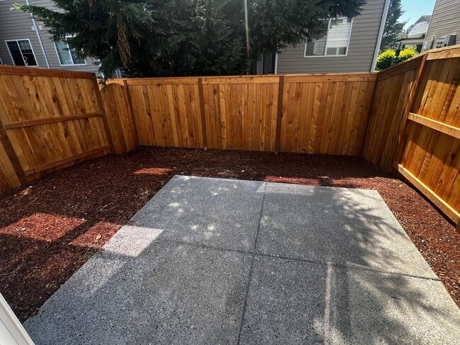 Building Photo - Free rent offered Beautiful New Smart Home...