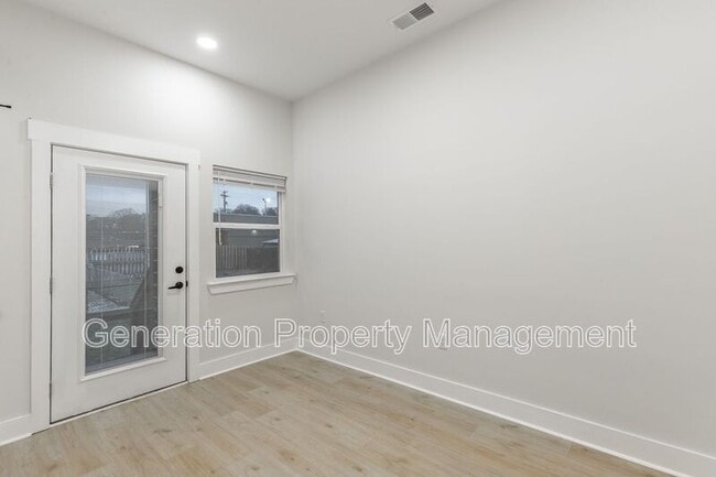 Building Photo - 1124 Garfield St