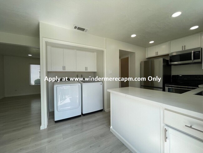 Building Photo - 6319 Seyferth Way
