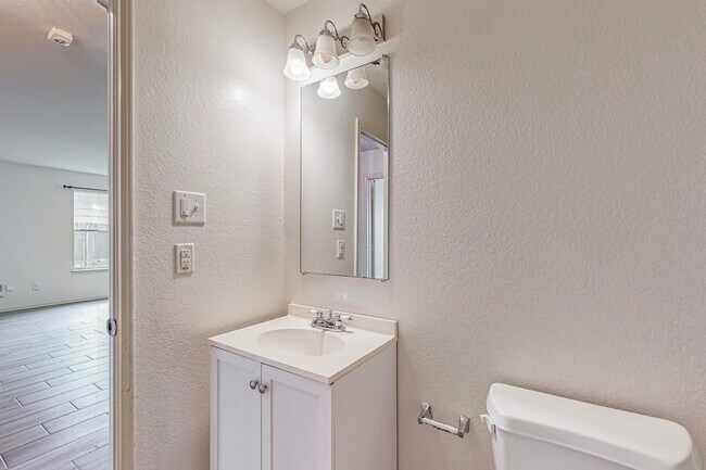 Building Photo - Adorable 3 bedroom 2 bath in Burleson Texas!